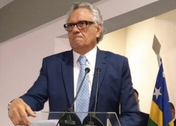 Goiás terá dificuldade no pagamento da folha a partir de maio, diz jornal