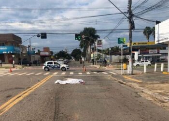 Idoso de 66 anos morre ao ser atropelado por motocicleta, em Goiânia