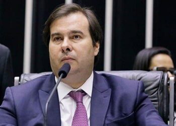 Supremo manda Maia se manifestar sobre impeachment de Bolsonaro