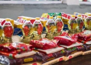 UFG entrega cestas básicas aos catadores de material reciclável, em Goiânia
