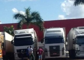 Caminhoneiro é encontrado morto dentro do veículo, em Pires do Rio