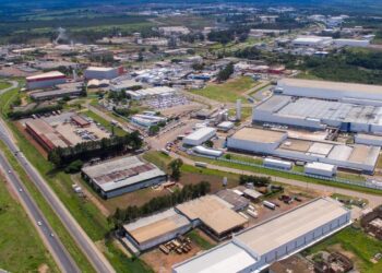 Construtora afasta 21 funcionários por suspeita de covid-19, em Anápolis 