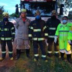 Criança e 2 adultos ficam feridos após carro bater em árvore, em Luziânia