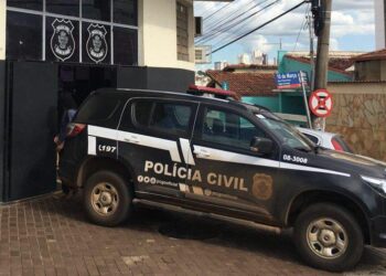 Dono é detido por permitir aglomeração em distribuidora, em Anápolis