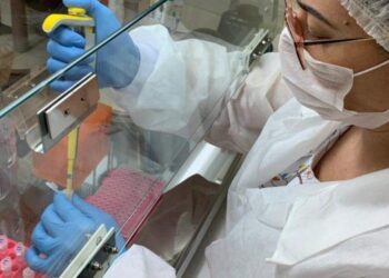 Em 7 dias, 98 profissionais da saúde de Goiânia testam positivo para covid-19