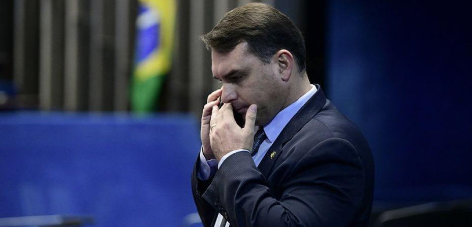 Flávio Bolsonaro diz que acusação sobre vazamento é 'invenção'