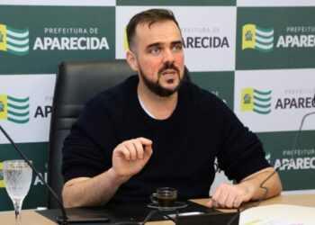 Gustavo Mendanha discute escalonamento do comércio com empresários