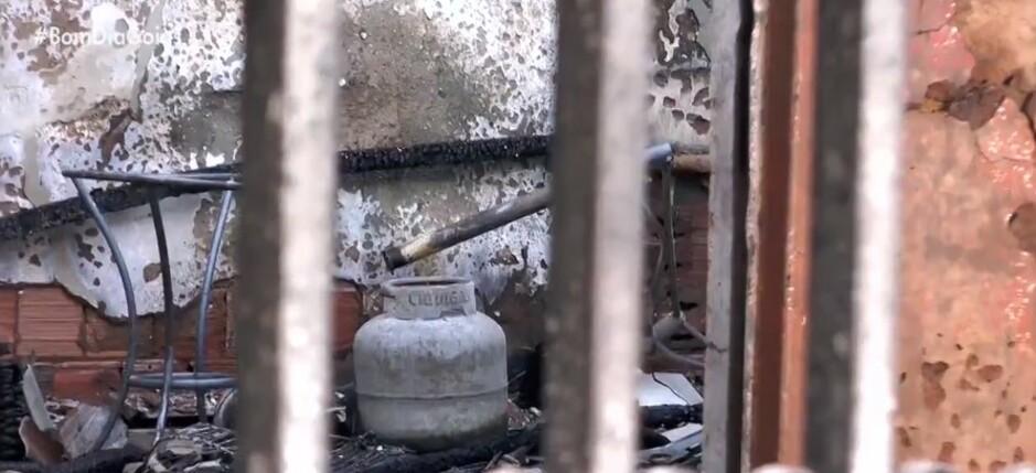 Homem morre vítima de incêndio em tapeçaria, em Goiânia