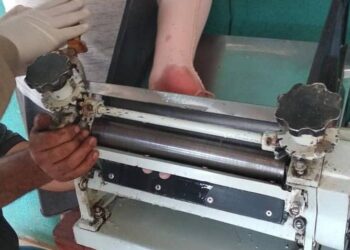 Homem prende mão em máquina de pastel enquanto trabalhava, em Goiás