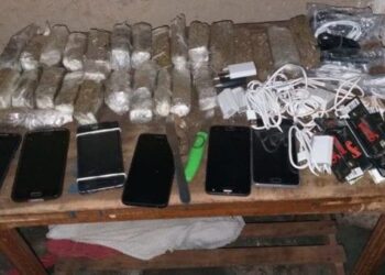 Agentes encontram drogas, celulares e faca jogados em presídio de Corumbá