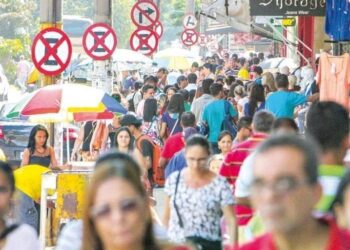 Apesar de decreto estadual, Região da 44 reabre lojas após cem dias fechada