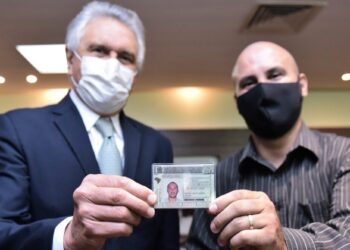 Caiado anuncia mais 4 mil vagas para CNH Social