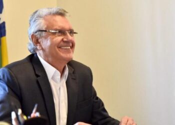 Caiado comemora redução de tempo para abertura de empresas em Goiás