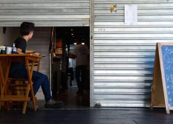 Decreto alterado: Senador Canedo proíbe abertura de restaurantes à noite