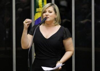 Deputada Joice Hasselmann é diagnosticada com covid-19