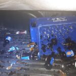 Duas pessoas ficam feridas após colisão de carros contra árvore, em Goiânia