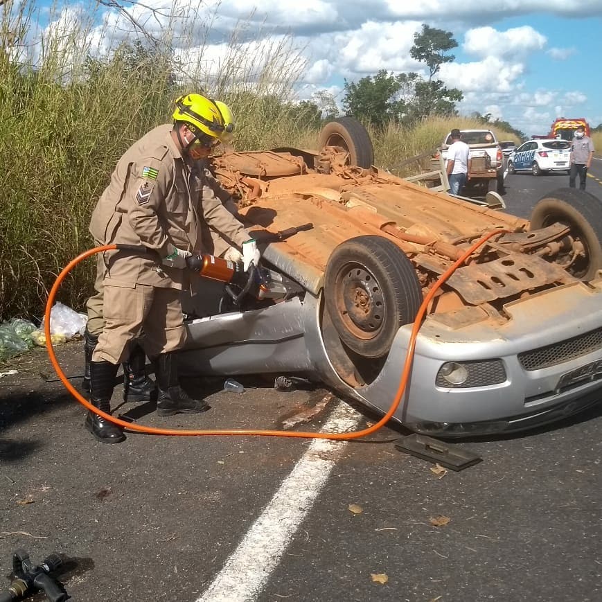 Fim de semana é marcado por acidentes com mortes em Goiás