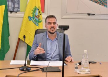 Mendanha debate estratégia contra covid-19 com especialistas do Sírio-Libanês e da UFG