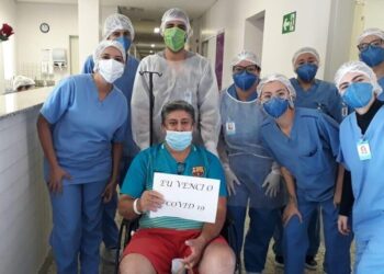 Recuperados da covid-19, cinco pacientes saem no mesmo dia do HMAP