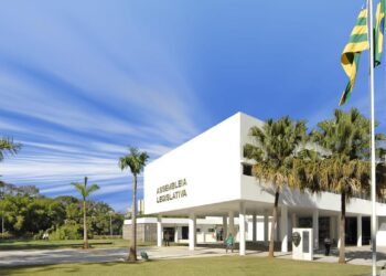 Com caso suspeito de covid-19, Alego suspende atividades em julho