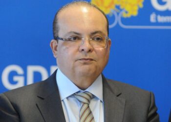 DF revoga o decreto que reabria comércio e escolas