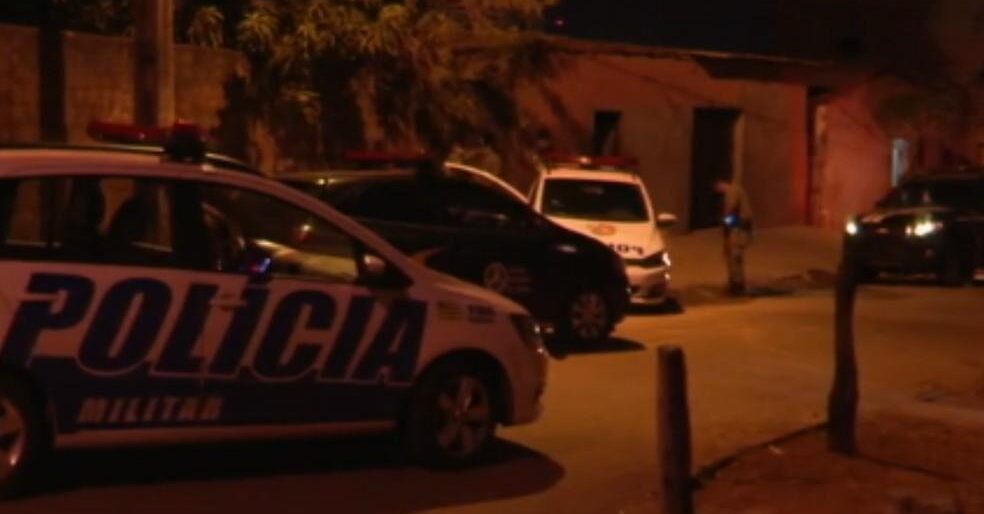 Homem é morto com pedaços de espelho, em Goiânia; mulher é suspeita