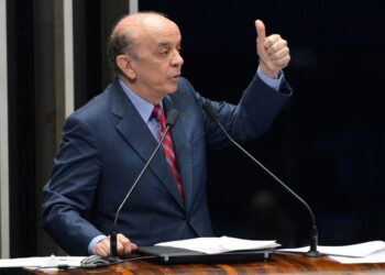 José Serra é denunciado por lavagem de dinheiro