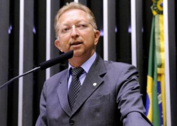 Justiça autoriza pastor, que é deputado federal, a realizar cultos, em Goiânia