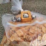 Mulher é presa com drogas e celular em pães no presídio de Buriti Alegre