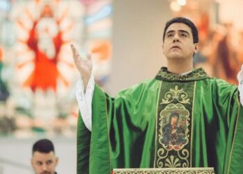Padre Robson se manifesta sobre revogação de funções pela Arquidiocese de Goiânia
