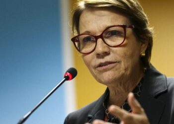 Ministra descarta intervenção e diz que não vai faltar alimento