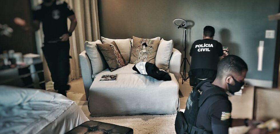 Operação policial apura irregularidades no Detran-GO