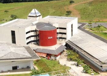 UEG anuncia que não retomará aulas presenciais neste ano