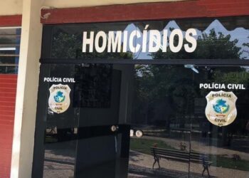 Casal é preso suspeito de matar e carbonizar ex-amante
