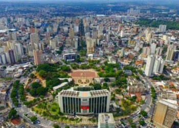 Decreto: Goiânia volta a ter restrições em bares, restaurantes, shoppings e eventos