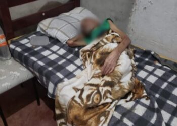 Filho viaja para curtir carnaval e deixa idoso trancado com água e bolacha, em Trindade