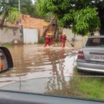 Forte chuva em Goiânia causa alagamentos e transtornos para moradores