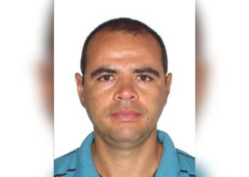 Homem é suspeito de matar esposa e filhos a facadas, em Goiânia