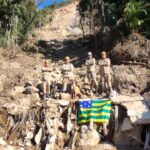 Equipe de bombeiros que atuou na tragédia em Petrópolis volta a Goiás