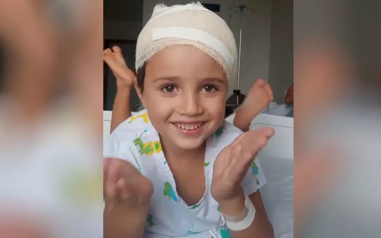 Menino que caiu de brinquedo inflável, em Rio Verde, recebe alta hospitalar