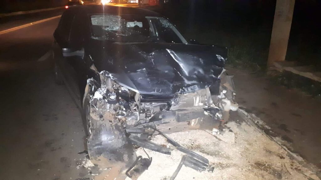 Acidente entre veículos deixa 4 adultos e 3 crianças feridas em Goiânia