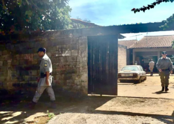 Mulher é presa suspeita de tentar matar ex-companheiro a facadas, em Aparecida