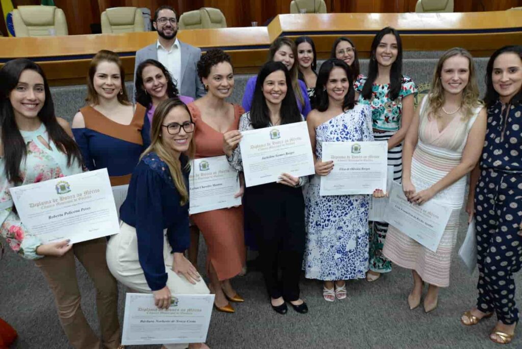 Geriatras e gerontologistas recebem homenagem na Câmara Municipal de Goiânia