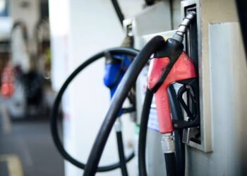 Gasolina tem preço reduzido nos postos pela quinta semana seguida, diz ANP