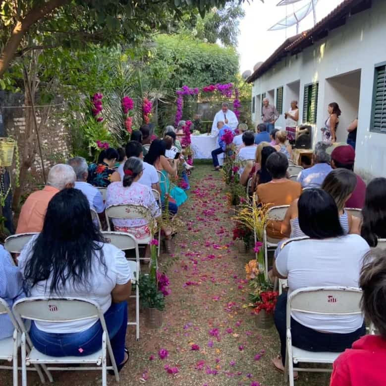 Idosos de 78 e 92 anos se casam em abrigo de Caçu após 4 meses de namoro