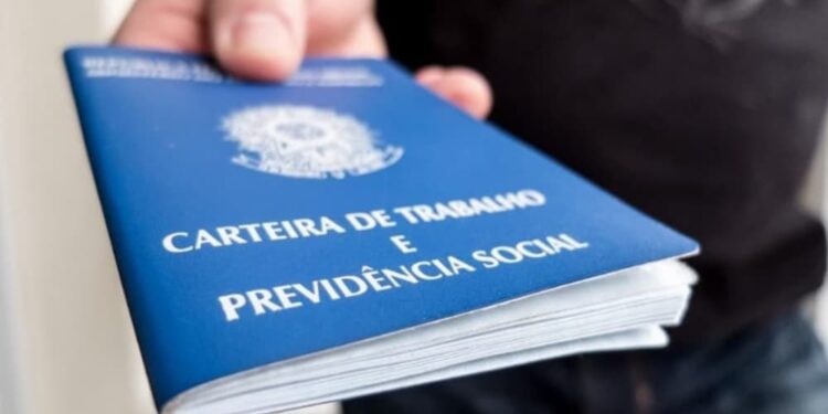 Empresa oferece 126 vagas de emprego na Grande Goiânia; salários de até R$ R$ 3,2 mil
