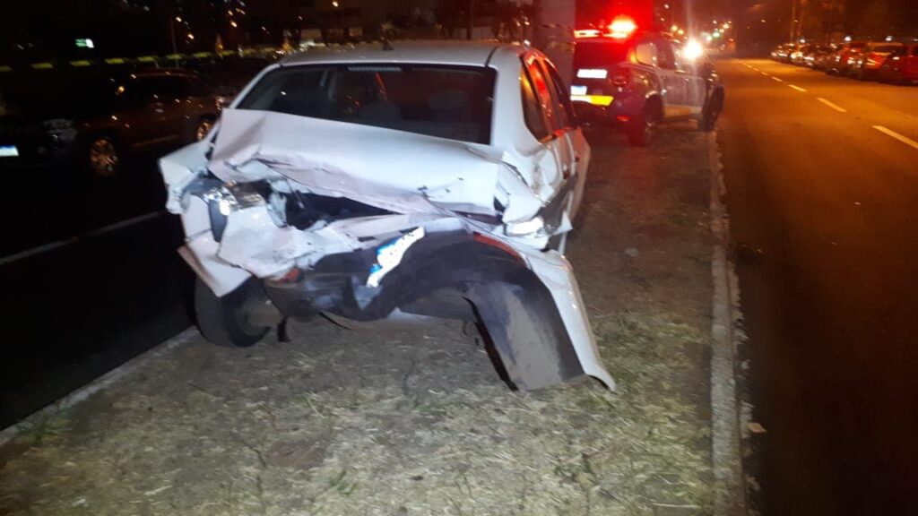 Sete pessoas ficam feridas em acidente entre carros no Parque Amazônia, em Goiânia