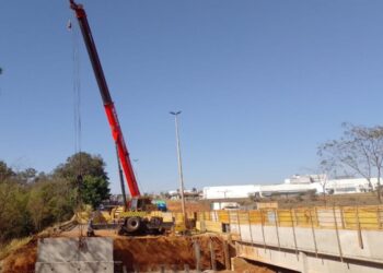 Trecho da BR-153, em Aparecida, é interditado para construção de ponte