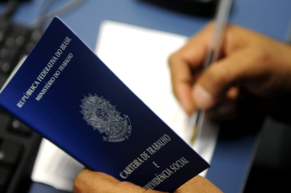 Programa Mais Empregos está com mais de 3 mil vagas sem necessidade de experiência