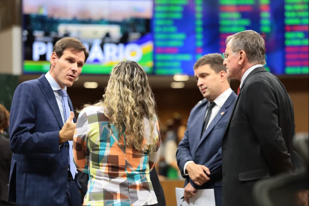 Com 22 votos a favor e 16 contra, Fundeinfra avança e segue pra 2ª votação